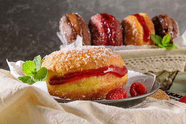 포토 JPG 해외이미지 디저트 실내 사람없음 아웃포커스 도넛 산딸기 해외포토 음식 과일 촬영기법 내부 파일형식 이미지허브