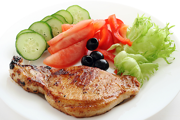 포토 JPG 해외이미지 접시 음식 조각 토마토 채소 오이 육류 돼지고기 요리 사람없음 식사 저녁식사 튀김 상추 먹기 향신료 준비 올리브 후추 점심식사 해외포토 식기 열매 식재료 모션 향미료 파일형식 이미지허브