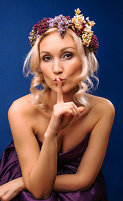 포토 JPG 해외이미지 백인 모델 공원 여자 꽃 행복 길 얼굴 어린이 꽃다발 꽃무늬 자연 친절 한명 야외 초록색 뷰티 머리 와인 정원 보라색 화환 봄 화장품 벚꽃 흰색 신선 제비꽃 피부 호기심 라일락 내추럴 결백 해외포토 서양인 식물 1 계절 공공시설 감정 컬러 컨셉 무늬 주류 사람 신체부위 생태계 파일형식 이미지허브