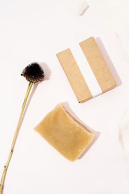 포토 JPG 해외이미지 꽃 포장 사람없음 하이앵글 종이상자 에코 친환경 비누 베이지색 천연비누 친환경제품 해외포토 식물 뷰포인트 컬러 상자 위생용품 환경 파일형식 이미지허브