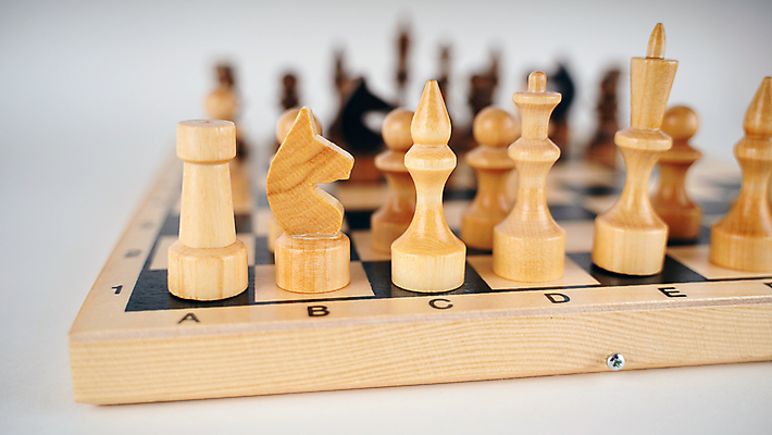 포토 JPG 해외이미지 모양 스포츠 조각 백그라운드 컨셉 비즈니스 모션 놀이 설계 흑백 사람없음 목재 가로 세트 숫자 어둠 경쟁 대립 회색 도전 게임 흰색 체스말 체스 선택 계획 라이벌 오브젝트 싸움 정사각형 체스판 전략 지능 토너먼트 플레이어 해외포토 도형 나무 문자 컬러 재료 촬영기법 말_게임 파일형식 이미지허브