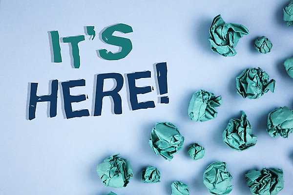 포토 JPG 해외이미지 영어 실내 사람없음 파란배경 종이뭉치 해외포토 문자 종이 백그라운드 내부 파란색 뭉치 파일형식 이미지허브