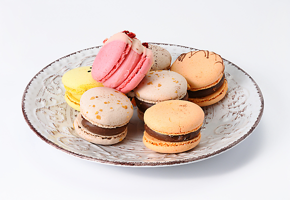 포토 JPG 해외이미지 접시 디저트 실내 사람없음 달콤 흰배경 마카롱 해외포토 식기 음식 백그라운드 내부 흰색 맛 파일형식 이미지허브