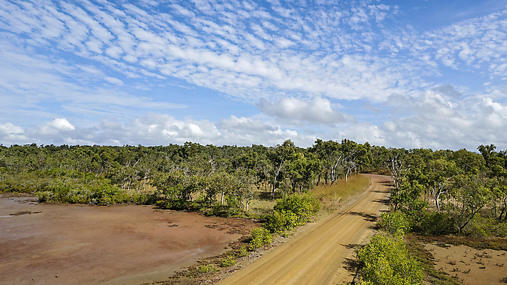포토 JPG 해외이미지 나무 도로 모래 바다 여행 조류 하늘 산 거리 안테나 사람없음 야외 초록색 물 파란색 환경 시골 개울 호주 숲 망토 땅 생태계 먼지 내추럴 굴곡 선로 소금물 해일 수평선 해외포토 자연요소 식물 동물 길 컬러 통신 교통시설 강 오세아니아 자연재해 파일형식 이미지허브