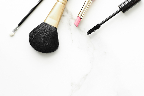 포토 JPG 해외이미지 사람없음 하이앵글 뷰티 화장품 립스틱 화려 고급 오브젝트 흰배경 마스카라 메이크업브러쉬 플랫레이 해외포토 아이섀도브러쉬 뷰포인트 백그라운드 컨셉 흰색 붓 플랫 파일형식 이미지허브