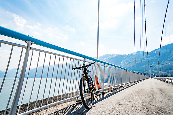 포토 JPG 해외이미지 디자인 유럽 도로 호수 스포츠 바다 백그라운드 건축양식 자연 파노라마 노르웨이 사람없음 야외 물 파란색 뷰티 여행객 맑음 자전거 승차 헬멧 장면 공학 산악자전거 서쪽 스칸디나비아 해외포토 자연요소 교육 건축 나라 길 컬러 교통시설 모션 날씨 촬영기법 사람 바이크 보호장비 방향 생태계 파일형식 이미지허브