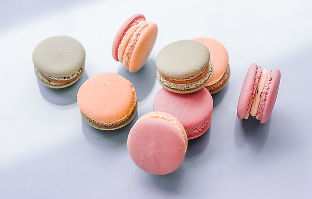 포토 JPG 해외이미지 디저트 실내 사람없음 쌓기 달콤 흰배경 마카롱 해외포토 음식 백그라운드 모션 내부 흰색 맛 파일형식 이미지허브