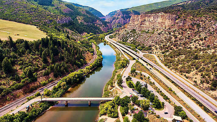 포토 JPG 해외이미지 나무 도로 호수 바다 섬 여행 하늘 휴가 산 풍경 사람없음 야외 물 여름 강 골짜기 계곡 맑음 도시 개울 숲 해외포토 자연요소 식물 계절 길 교통시설 자연 날씨 파일형식 이미지허브