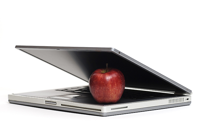 포토 JPG 해외이미지 컨셉 비즈니스 탁자 디저트 아이디어 건강 사람없음 가로 노트북 스터디 컴퓨터 디지털 공책 장비 오픈 은색 고립 숙성 맛있는 해외포토 음식 컬러 가구 문구용품 전자제품 학습 파일형식 이미지허브