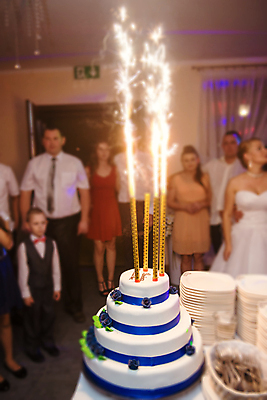 포토 JPG 해외이미지 커플 드레스 여자 꽃 음식 분홍색 조각 결혼 백그라운드 꽃무늬 탁자 결혼식 디저트 기념 함께함 사랑 사람 이벤트 사람없음 장식 장미 파티 케이크 요식업 얼음 빵집 흰색 축하 생일 칼 달콤 맛 설탕 자르기 배열 먹기 크림 고립 접수 맛있는 해외포토 자연요소 식물 옷 기념일 감정 산업 컬러 가구 컨셉 무늬 관계 모션 상점 파일형식 이미지허브