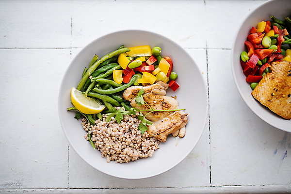 포토 JPG 해외이미지 접시 음식 다이어트 토마토 채소 재료 밥 파프리카 건강 육류 사람없음 초록색 저녁식사 치킨 샐러드 신선 맛 메밀 레몬 서빙 연어 레시피 건강식 점심식사 맛있는 해외포토 식기 컬러 컨셉 과일 식재료 어류 식사 닭고기요리 파일형식 이미지허브