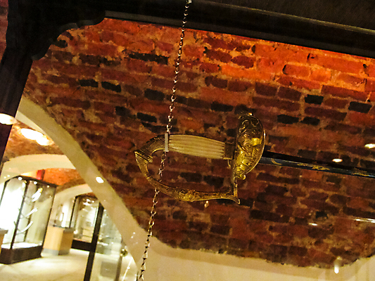 포토 JPG 해외이미지 전통 유럽 산업 무기 비즈니스 손잡이 미술 설명 사람없음 장비 수확 골동품 칼날 중세기사 중세 역사 칼 검 극장 전시회 군용 싸움 단검 고립 복원 철강 해외포토 나라 농업 모션 문화예술 군대 전시 파일형식 이미지허브