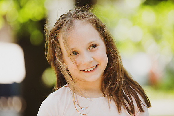 포토 JPG 해외이미지 라이프스타일 여자 딸 행복 감정 얼굴 어린이 여행 놀이 휴가 휴식 한명 웃음 사람 이벤트 야외 컬러풀 장난감 축제 놀람 표현 흥분 회전목마 내추럴 돌봄 해외포토 1 컬러 컨셉 가족 모션 표정 생활 신체부위 놀이기구 파일형식 이미지허브