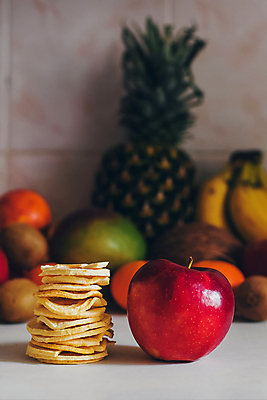 포토 JPG 해외이미지 음식 조각 백그라운드 다이어트 오렌지 과일 재료 자연 디저트 건조 바나나 건강 요리 사람없음 노란색 유행 수확 흰색 신선 원형 양념 그룹 닫기 달콤 맛 사과 자르기 먹기 유기농 날것 슬라이스 비타민 내추럴 고립 채식주의자 핸드메이드 탈수 비건 맛있는 해외포토 도형 웰빙 컬러 컨셉 농업 모션 생태계 채식 영양소 파일형식 이미지허브