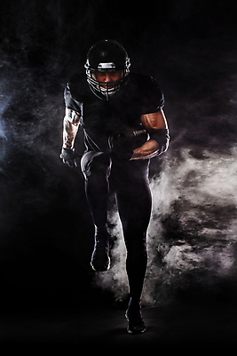 포토 JPG 해외이미지 직업 1 손 남자 실루엣 스포츠 포즈 백그라운드 컨셉 유니폼 공 축구선수 건강 한명 파란색 운동 머리 3D 우주 검은색 축구 어둠 경쟁 경기장 도전 헬멧 결심 시원함 서식 근육질 기어 고립 심각 플레이어 유일 해외포토 옷 컬러 스포츠시설 근육 운동선수 촬영기법 사람 신체부위 구기 보호장비 몸매 디지털합성 파일형식 이미지허브