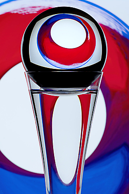 포토 JPG 해외이미지 파도 백그라운드 유리 표면 숙이기 사람없음 빨간색 물 파란색 빛 컬러풀 반사 지구본 흰색 원형 변화 중앙 방향 그림 각도 인덱스 느림 대칭 프리즘 해외포토 자연요소 도형 바다 컬러 포즈 컨셉 재질 광학기기 파일형식 이미지허브