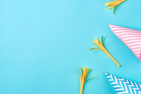 포토 JPG 해외이미지 실내 사람없음 하이앵글 파티 축하 생일 즐거움 파란배경 카피스페이스 해외포토 기념일 감정 뷰포인트 백그라운드 컨셉 이벤트 내부 파란색 공백 파일형식 이미지허브