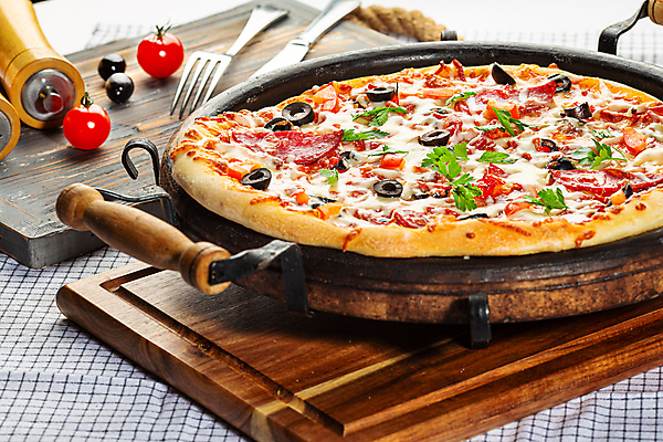 포토 JPG 해외이미지 접시 음식 백그라운드 치즈 프레임 피자 요리 이벤트 사람없음 초록색 요식업 식사 저녁식사 치킨 어둠 여러개 이탈리아 공백 튀김 축하 신선 고명 강의 먹기 올리브 브런치 뷔페 맛있는 해외포토 식기 열매 유럽 산업 컬러 다수 컨셉 모션 유제품 패스트푸드 서양음식 닭고기요리 파일형식 이미지허브