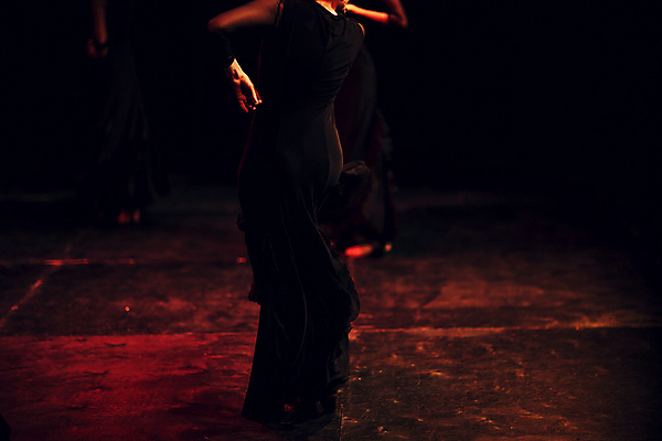 포토 JPG 해외이미지 전통 드레스 옷 여자 문화 음악 모션 미술 사람없음 야외 빨간색 컬러풀 뷰티 축제 공연 연주자 댄서 무대 축하 춤 사회 스페인 우아함 민화 스페인어 집시 플라멩코 해외포토 직업 유럽 예술 컬러 컨셉 문화예술 사람 이벤트 음악가 세계문화유산 그림 공동체 파일형식 이미지허브