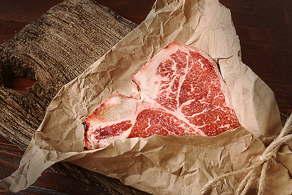 포토 JPG 해외이미지 음식 백그라운드 재료 육류 스테이크 요리 사람없음 목재 빨간색 저녁식사 소고기 흰색 신선 양념 닫기 자르기 준비 질감 날것 대리석 소금 후추 로즈메리 고립 단백질 등심 생식 정육점 해외포토 레이스천 나무 컬러 식재료 모션 서양음식 상점 식사 직물 허브 향신료 영양소 파일형식 이미지허브