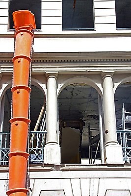 포토 JPG 해외이미지 아파트 주택 안전 사람없음 청결 기둥 시간 수리 파편 속도 콘도 발판 해고 해외포토 건축 비즈니스 숙소 건물 위생 파일형식 이미지허브