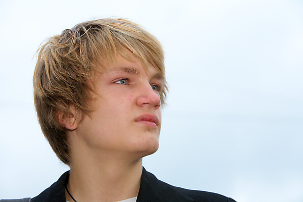 포토 JPG 해외이미지 백인 학생 라이프스타일 외관 남자 남학생 셔츠 청소년 짧은머리 거리 한명 사람 야외 10대 캐주얼 청춘 재킷 도시 스웨터 설정 양모 혼자 해외포토 서양인 1 헤어스타일 옷 컨셉 상의 생활 외투 직물 파일형식 이미지허브