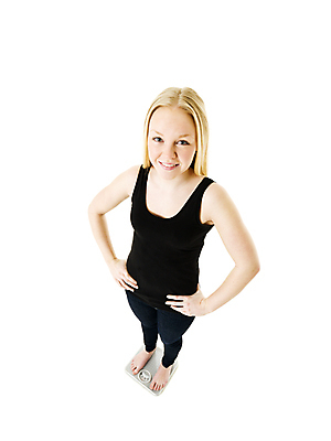 포토 JPG 해외이미지 여자 행복 건강 한명 미소 10대 하이앵글 금발 뷰티 청바지 몸무게 흰배경 고립 해외포토 1 헤어스타일 감정 뷰포인트 백그라운드 바지 청소년 표정 사람 흰색 파일형식 이미지허브