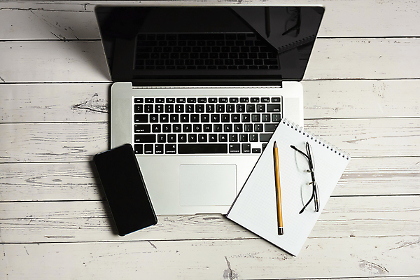 포토 JPG 해외이미지 식물 디자인 종이 안경 커피 백그라운드 컨셉 인터넷 비즈니스 탁자 모바일 주택 직장 사람없음 목재 컵 노트북 스마트폰 핸드폰 컴퓨터 사무실 알약 연필 펜 우주 디지털 쪽지 공책 공백 머그컵 흰색 키보드 업무 작업실 플랫 디자이너 책상 위치 온라인 프리랜서 해외포토 나무 직업 식기 잡화 음료 컬러 가구 회사 재료 문구용품 학용품 건물 전자제품 스마트기기 필기구 약 작업 파일형식 이미지허브