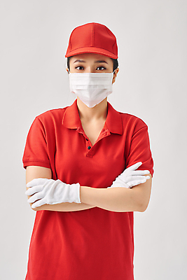 포토 JPG 해외이미지 응시 여자 장갑 실내 마스크 한명 동양인 상반신 성인 팔짱 택배기사 배송 흰배경 성인여자한명만 코로나바이러스 비대면서비스 생활방역 델타변이바이러스 오미크론 해외포토 1 시선 잡화 백그라운드 모션 사람 인종 내부 흰색 바이러스 배달원 서비스 방역 여자한명만 성인여자만 파일형식 언택트 이미지허브