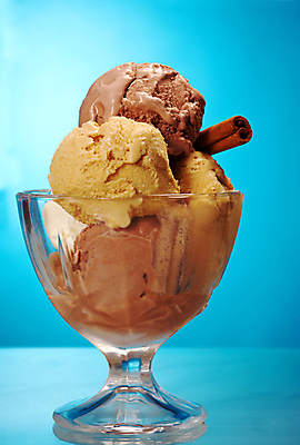 포토 JPG 해외이미지 길 음식 유리 딸기 아이스크림 디저트 사탕 사람없음 컵 갈색 초콜릿 꽃병 냉동 얼음 식사 추위 흰색 녹음 사발 맛 유혹 크림 상쾌 고립 바닐라 시나몬 맛있는 해외포토 자연요소 식기 꽃 감정 컬러 컨셉 과일 재질 기록 사기그릇 파일형식 이미지허브