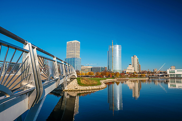 포토 JPG 해외이미지 호수 건축양식 하늘 부동산 사람없음 야외 건물 물 파란색 관광지 도시풍경 반사 탑 항구 미국 도시 도심 시티라이프 지역 스카이라인 해외포토 자연요소 라이프스타일 건축물 건축 컬러 여행 북아메리카 교통시설 풍경 재산 파일형식 이미지허브