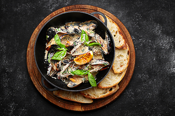 포토 JPG 해외이미지 전통 접시 음식 바다 백그라운드 다이어트 부분 조개 치즈 건강 요리 사람없음 초록색 노란색 식당 검은색 식사 저녁식사 어둠 이탈리아 튀김 껍질 신선 원형 프라이팬 고급 맛 그릴 정상 굽기 지중해 먹기 레몬 허브 해산물 유기농 토스트 홍합 바질 맛있는 해외포토 도형 식물 식기 웰빙 유럽 빵 컬러 컨셉 과일 모션 주방용품 어패류 유제품 상점 구이 파일형식 이미지허브