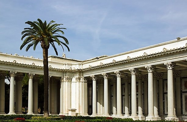 포토 JPG 해외이미지 식물 종교 여행 손바닥 사람없음 야외 뷰티 믿음 정원 화목 이탈리아 기둥 로마 관목 발견 바실리카 신앙심 해외포토 나무 손 건축 감정 유럽 컨셉 파일형식 이미지허브