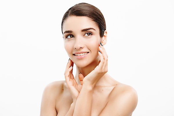 포토 JPG 해외이미지 백인 응시 여자 실내 한명 상반신 성인 앞모습 뷰티 피부 피부관리 흰배경 바르기 성인여자한명만 해외포토 서양인 1 시선 뷰포인트 백그라운드 모션 사람 내부 신체부위 흰색 여자한명만 성인여자만 파일형식 이미지허브