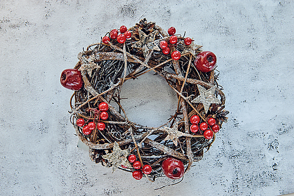 포토 JPG 해외이미지 나무 디자인 열매 종이 크리스마스 겨울 교실 수업 휴가 새해 관리 창조 미술 사람 이벤트 취미 사람없음 장식 빨간색 초록색 화환 흰색 나뭇가지 축하 인사 소나무 작업실 공예 꽃집 심볼 수공예 DIY 고립 핸드메이드 미니멀리스트 해외포토 식물 계절 교육 기념일 꽃 컬러 컨셉 학교 문화예술 상점 예절 파일형식 이미지허브