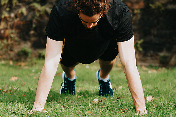 포토 JPG 해외이미지 백인 모델 남자 무기 얼굴 스포츠 십자가 신체 성공 근육 휴식 건강 사람 잔디 여러명 20대 야외 조깅 운동 햇빛 힘 작업 보디빌딩 연습 체육관 근육질 그런지 돌봄 자극 해외포토 서양인 식물 다수 컨셉 모션 청년 신체부위 태양 헬스 몸매 파일형식 이미지허브