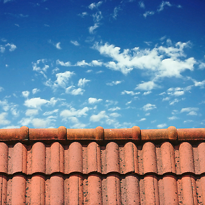 포토 JPG 해외이미지 하늘 지붕 벽돌 사람없음 빨간색 파란색 정상 타일 석판 해외포토 컬러 파일형식 이미지허브