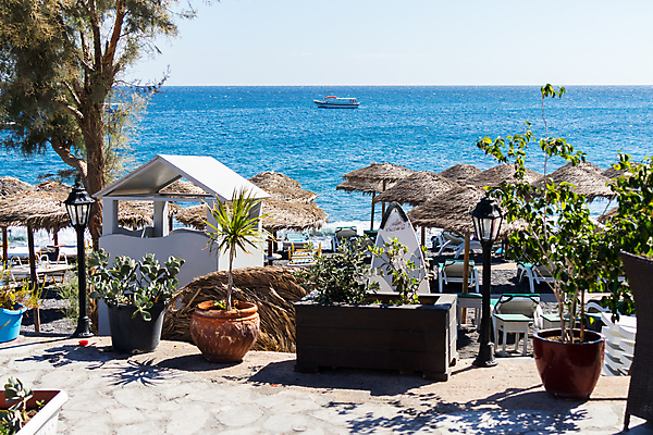 포토 JPG 해외이미지 모래 바다 섬 여행 의자 우산 하늘 휴가 휴식 손바닥 사람없음 물 파란색 태양 맑음 검은색 지중해 그리스 휴양지 화산 양산 산토리니 그리스인 파라다이스 해외포토 자연요소 서양인 손 유럽 컬러 가구 컨셉 날씨 산 장소 파일형식 이미지허브