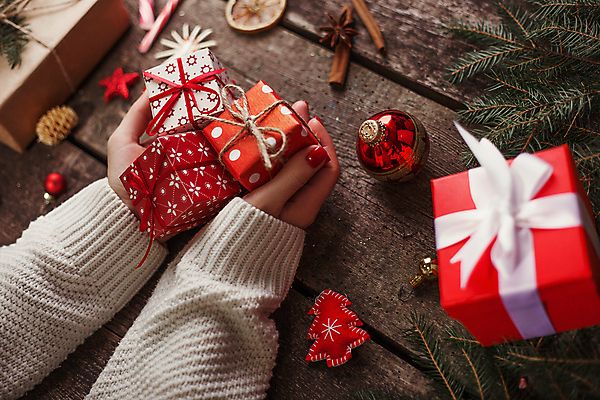 포토 JPG 해외이미지 나무 여자 기념일 행복 리본 종이 백그라운드 크리스마스 겨울 포장 휴가 새로움 기념 발렌타인데이 선물 사랑 사람없음 장식 빨간색 빛 쇼핑 상자 산타클로스 파티 축제 놀람 덮개 축하 인사 잡기 신용카드 생일 12월 연도 활 주기 팩 패키지 마법 판지 포장소품 해외포토 식물 계절 감정 컬러 컨셉 모션 데이이벤트 표정 사람 이벤트 금융 화장품 뚜껑 예절 날짜 오브젝트 포장재료 파일형식 이미지허브