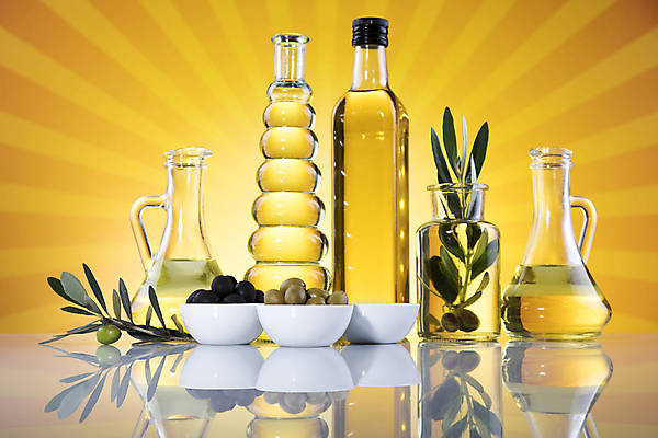 포토 JPG 해외이미지 그릇 유리병 해바라기 실내 사람없음 반사 다양 나뭇가지 식용유 올리브오일 올리브 노란배경 오일병 올리브열매 올리브잎 카놀라 해외포토 나무 식기 열매 꽃 다수 백그라운드 잎 병_용기 내부 노란색 기름_음식 파일형식 이미지허브