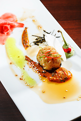 포토 JPG 해외이미지 문화 음식 잎 채소 고추 밥 건강 육류 어류 요리 동양인 사람없음 빨간색 초록색 식당 일본 식사 저녁식사 초밥 신선 해조류 맛 참치 먹기 장어 해산물 준비 날것 롤 연어 후추 생강 동쪽 점심식사 맛있는 해외포토 식물 아시아 컬러 컨셉 식재료 모션 인종 상점 수중동물 해양식물 방향 향신료 일본음식 파일형식 이미지허브