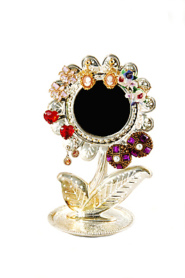 포토 JPG 해외이미지 응시 여자 얼굴 장신구 불꽃 사람없음 치료 빨간색 빛 반짝임 세트 컬러풀 화장 뷰티 유행 금속 귀걸이 화장품 수확 골동품 바위 화려 팔레트 우아함 닫기 은색 보석 피부관리 만들기 조립 고립 해외포토 시선 컬러 컨셉 농업 의학 모션 재질 불 사람 신체부위 돌_바위 광석 파일형식 이미지허브