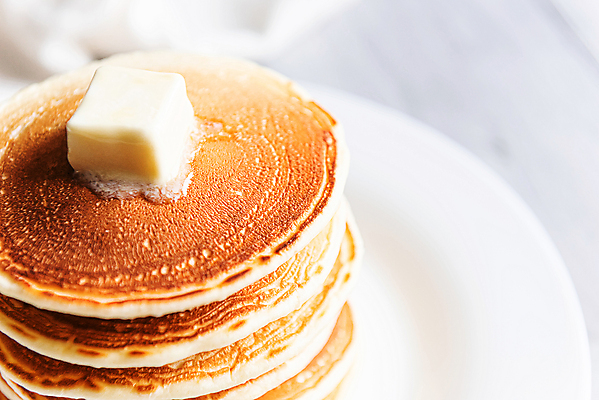 포토 JPG 해외이미지 음식 백그라운드 단풍 아침 디저트 건강 사람없음 노란색 쌓기 식사 흰색 신선 달콤 아침식사 브런치 시럽 버터 꿀 팬케이크 고립 핸드메이드 맛있는 해외포토 주간 컬러 잎 모션 케이크 맛 파일형식 이미지허브