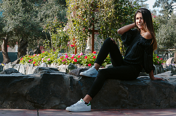 포토 JPG 해외이미지 모델 라이프스타일 공원 여자 얼굴 분홍색 자연 갈색머리 관리 한명 사람 앉기 야외 10대 초록색 여름 뷰티 유행 낭만 숲 어깨 레깅스 녹색배경 고딕 취급주의 페루 스타일 해외포토 1 헤어스타일 계절 공공시설 컬러 백그라운드 컨셉 모션 청소년 하의 경고 생활 신체부위 남아메리카 생태계 파일형식 이미지허브