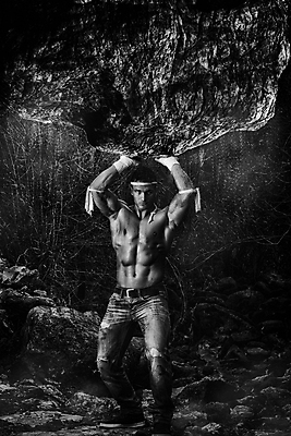 포토 JPG 해외이미지 나무 남자 포즈 근육 한명 사람 성인 힘 바위 위험 큼 무서움 모험가 손목 붕대 사냥꾼 무거움 영웅 거인 리프팅 혼자 해외포토 식물 직업 1 감정 컨셉 신체부위 돌_바위 무게 크기 파일형식 이미지허브