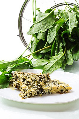 포토 JPG 해외이미지 접시 실내 사람없음 아침식사 흰배경 쏟아짐 시금치 오믈렛 해외포토 식기 백그라운드 채소 모션 내부 식사 흰색 계란요리 파일형식 이미지허브