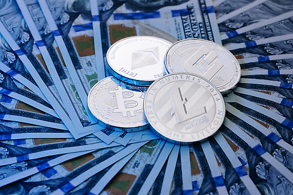 포토 JPG 해외이미지 지폐 돈 인터넷 비즈니스 사람없음 목재 금융 경제 달러 금속 디지털 동전 네트워크 시장 재산 암호 은색 발굴 심볼 사인 무역 체크무늬 회전 투자 상업 전자 토막 전자상거래 광부 지능 가상 해외포토 나무 직업 산업 컬러 무늬 재료 재질 파일형식 이미지허브