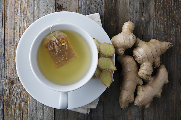 포토 JPG 해외이미지 단면 실내 사람없음 하이앵글 찻잔 컵받침 슬라이스 생강 티백 생강차 차받침대 나무배경 해외포토 뷰포인트 백그라운드 채소 잔 내부 차_음료 받침대 파일형식 이미지허브