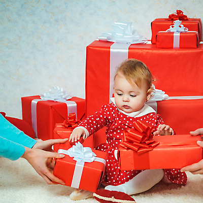 포토 JPG 해외이미지 전통 손 딸 행복 어린이 크리스마스 겨울 가족 휴가 새로움 새해 주택 기념 실내 발렌타인데이 선물 사랑 사람 두명 빨간색 상자 세일 물방울무늬 놀람 축하 아기 신생아 생일 연도 해피뉴이어 해외포토 계절 기념일 감정 컬러 컨셉 무늬 관계 데이이벤트 표정 내부 건물 신체부위 새해인사 파일형식 이미지허브