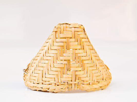 포토 JPG 해외이미지 1 전통 백그라운드 패턴 과일 태국 부활절 사람없음 목재 갈색 바구니 흰색 원형 닫기 컨테이너 대나무 오브젝트 싱글 흰배경 질감 내추럴 고립 해외포토 도형 나무 기념일 산업 아시아 컬러 무늬 재료 모션 파일형식 이미지허브